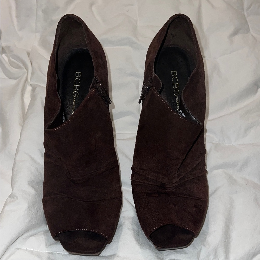 BCBG Women's Dark Brown Peep Toe Heeled Boots